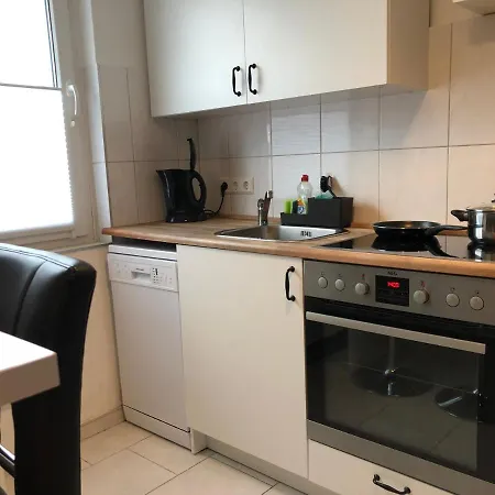 Lime Homes: Balkon, Kueche, Netflix Daire