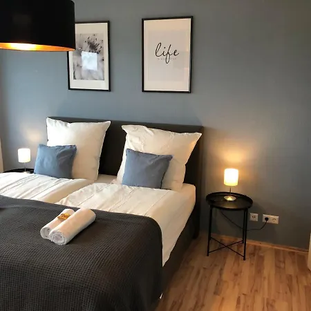 Lime Homes: Balkon, Kueche, Netflix *