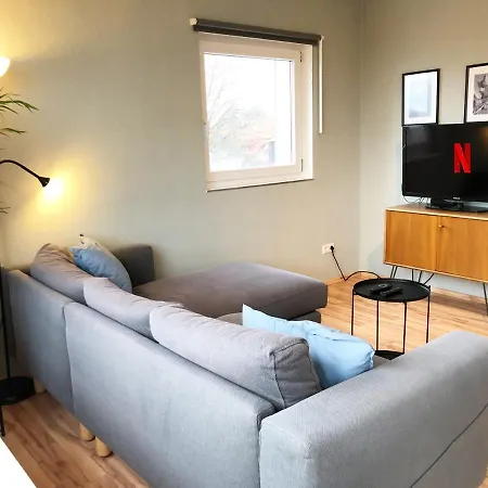 Apartment Lime Homes: Balkon, Kueche, Netflix