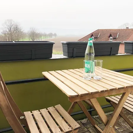 Apartment Lime Homes: Balkon, Kueche, Netflix
