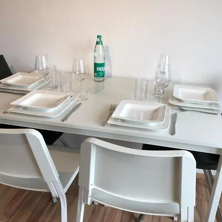 Apartment Lime Homes: Balkon, Kueche, Netflix